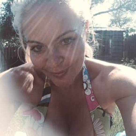 Meet your Posher, Lacy NALA😜 Ament🌻🌸🤟 - Picture 3 of 3